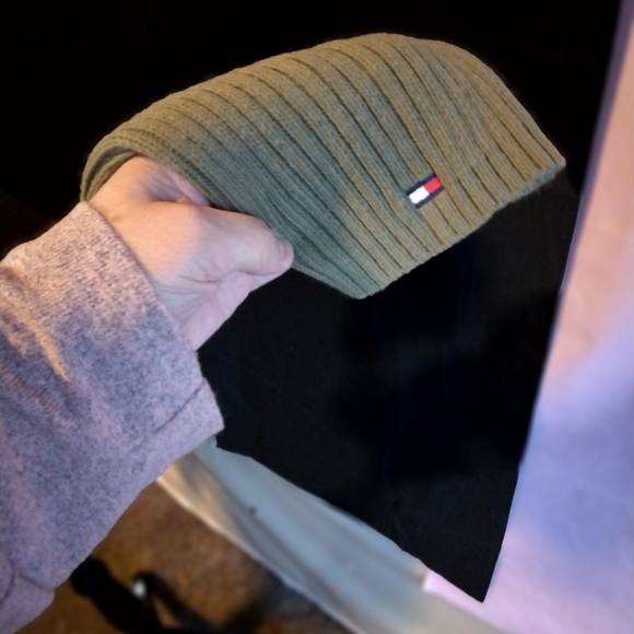 Gently Loved Tommy Hilfiger Sweater - Picture 4 of 4